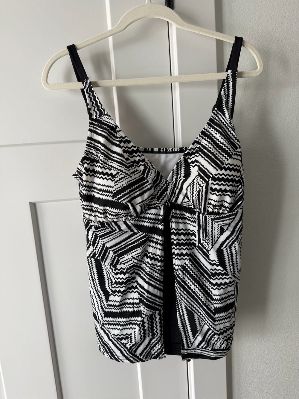 24th & Ocean Black and White Geometric Tankini Top